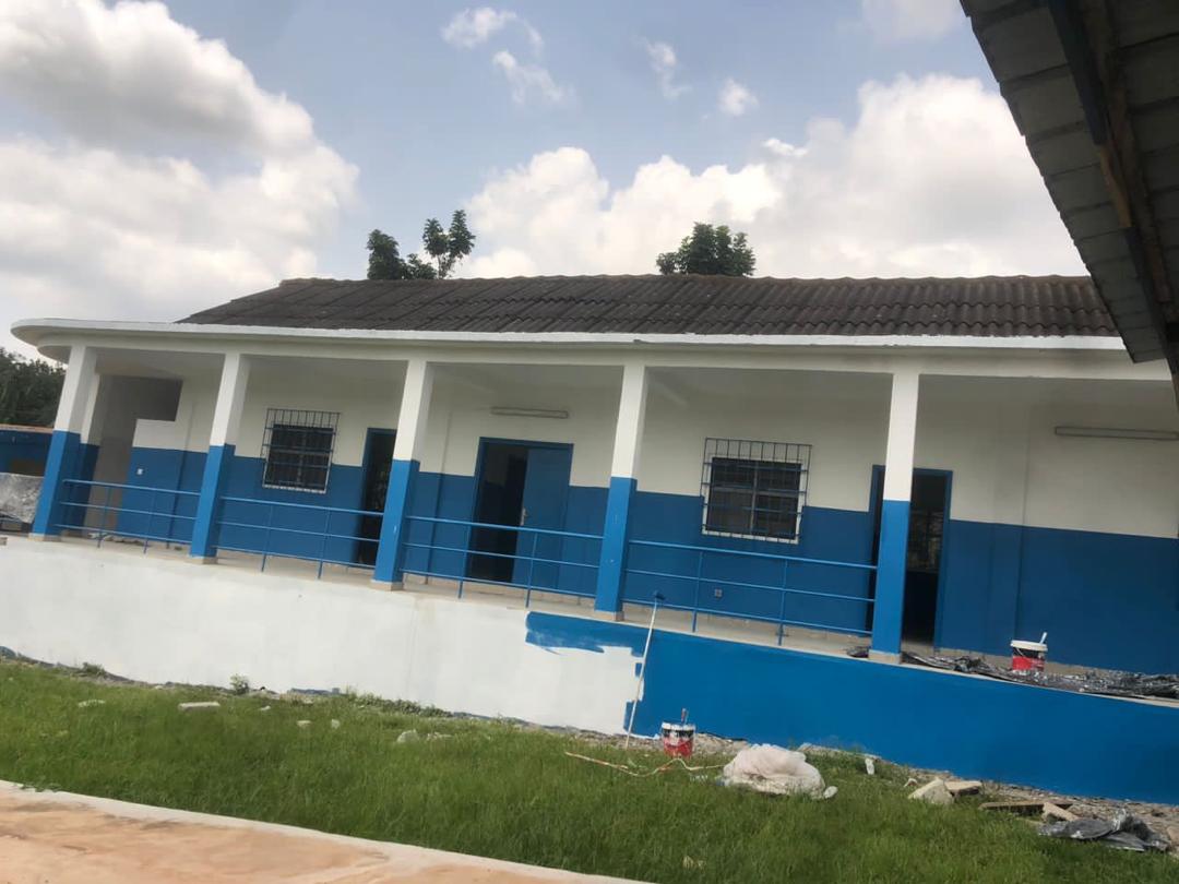 Façade rénovée du Centre de Santé d’Elibou