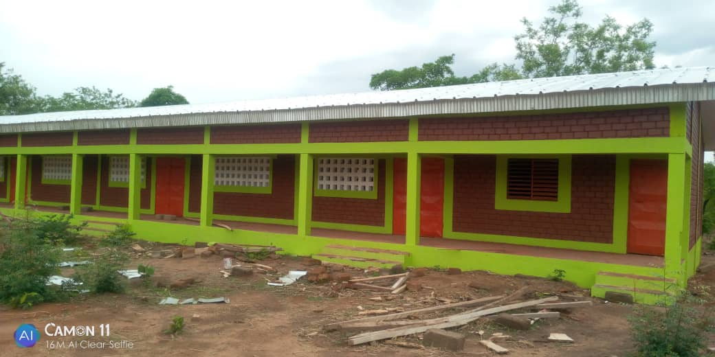 Vue de l'école publique en BTC à Penondouo – Bouna